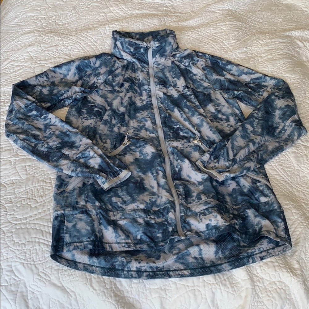 Lululemon running jacket / windbreaker size 8